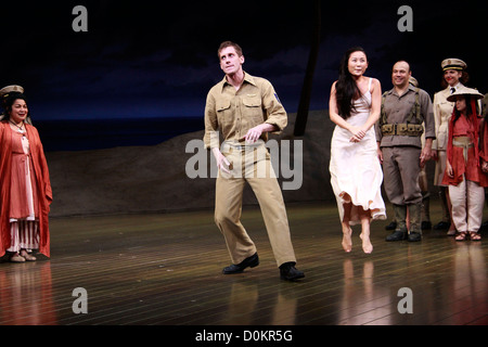 Loretta Ables Sayre, Andrew Samonsky, Li Jun Li, Danny Burstein and cast Closing night of the Lincoln Center Theater production Stock Photo