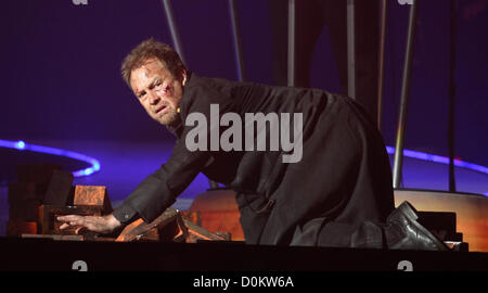 JASON DONOVAN THE WAR OF THE WORLDS - THE NEW GENERATION. THE MUSICAL BY JEFF WAYNE AT REHEARSAL LONDON ENGLAND UK 27 November Stock Photo