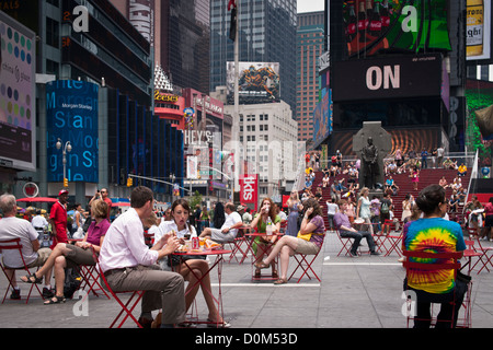 Al fresco dining in Times Square, NY Stock Photo