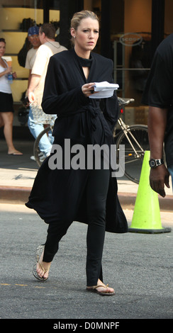 Blake Lively on the set of 'Gossip Girl' in Manhattan New York City, USA - 31.08.10 Stock Photo