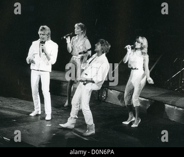 BUCKS FIZZ  UK pop group about 1983. See Description below for names. Photo Robin Ridley Stock Photo