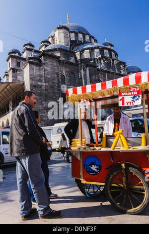 Corncobs stall next to Fatih Mosque. Istanbul, Turkey Stock Photo