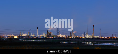 Stanlow Oil Refinery at night Stock Photo