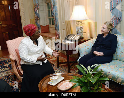 US Secretary of State Hillary Rodham Clinton meets with African Union Chairperson Nkosazana Dlamini-Zuma at the US Department of State November 28, 2012 in Washington, DC. Stock Photo