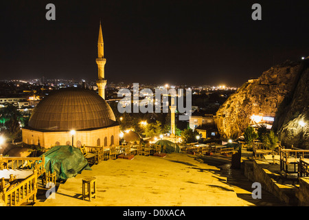 Sanliurfa Halilur Rahman mosque and overview by night. Southeast Turkey Stock Photo