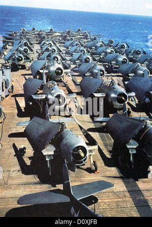 USS Yorktown, Naval aircraft, Grumman F6F-3 Hellcat, airplanes, deck, aircraft carrier, pacific, army, World War II, November 19 Stock Photo