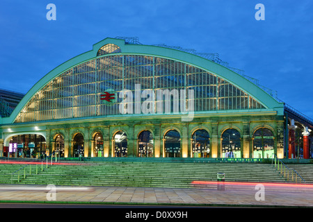 Front of Liverpool Lime Street train station at night Stock Photo