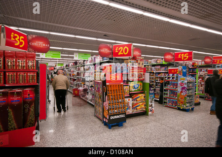 asda supermarket interior Stock Photo - Alamy