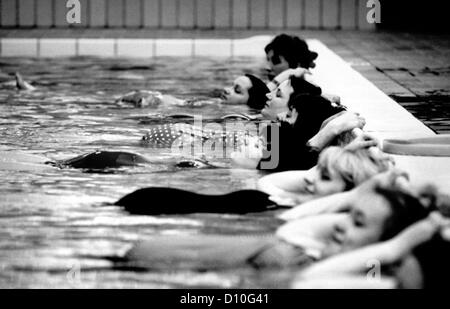 Exercise sessions for pregnant women are held in Brighton's Prince Regent swimming centre by instructor Mary Sinclair every week Stock Photo