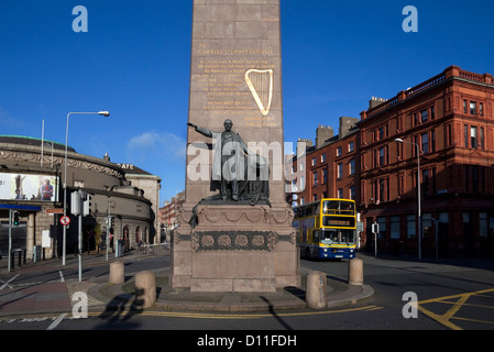 The ( Charles Stewart ) Parnell Monument, by sculptor Augustus Saint Gaudens, at the top of O'Connell Street, Dublin, Ireland Stock Photo