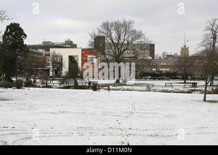 Chelmsford, Essex, 5th December 2012, The early December snow fall covers Central Park, Chelmsford. Credit:  Matt Wing / Alamy Live News Stock Photo