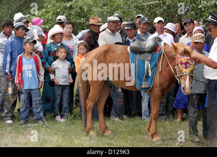 Prize-giving for the Naadam horse racing, Chandmani, W. Mongolia Stock Photo