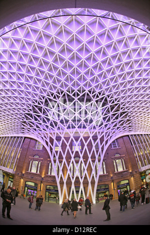 New departures concourse at Kings Cross Railway Station, London, England, UK Stock Photo