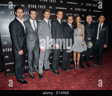 The cast attends UK premiere of Star Trek Stock Photo