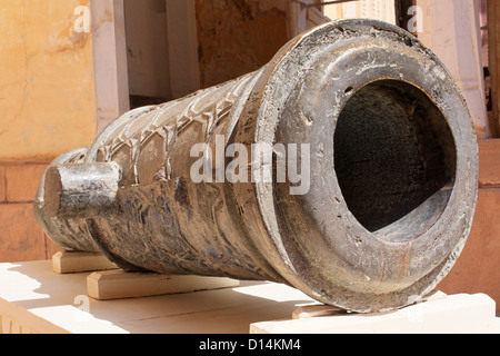 carved medieval cannon,  artillery used by rajpuths for defence.Mehrangarh fort Jodhpur Rajasthan india Stock Photo