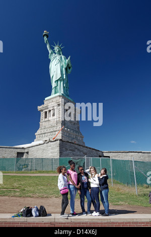 Statue Of Liberty PNG Image | Statue of liberty drawing, Statue of liberty,  Statue