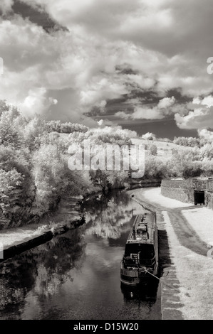 Canal Barge in Bugsworth Canal Basin, Derbyshire UK Stock Photo