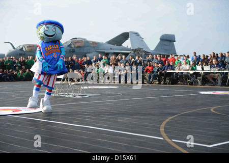 Harlem Globetrotters visit USS John C. Stennis Stock Photo