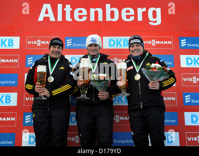 Rennrodel-Weltmeisterschaft, Qualifikation Einsitzer Damen, am Freitag  (10.02.2012) auf der Rennschlitten- und Bobbahn in Altenberg. Die deutsche  Rennrodlerin Corinna Martini fährt durch den Eiskanal. Vom 6. bis 12.  Februar findet im sächsischen Altenberg