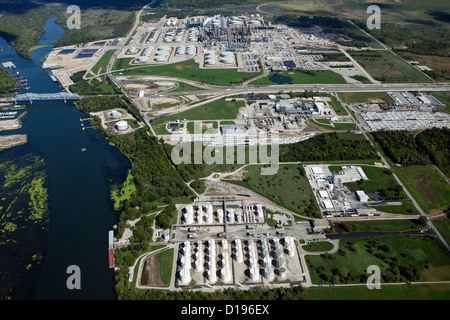 aerial photograph Exxon Mobil refinery Joliet, Channahon, Illinois Stock Photo