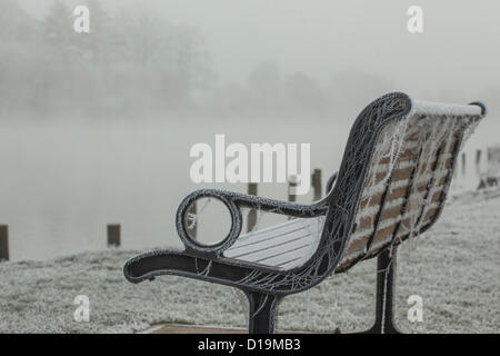 Henley-on-Thames, UK. 12th December 2012. Many people in the south of England woke to a severe frost, fog and temperatures well below freezing this morning.  Stock Photo