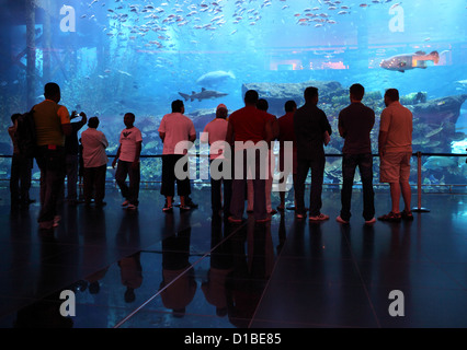 Dubai, United Arab Emirates, Dubai Aquarium visitors in front of the Mall of Dubai Stock Photo