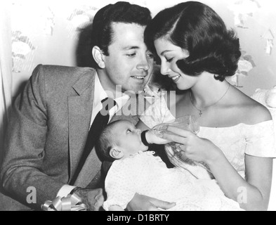 VIC DAMONE  US singer with wife Pier Angeli and   son Perry on in 1956 Stock Photo