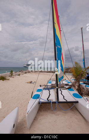 Bahamas, Eleuthera, Princess Cays, Crown Princes, cruise ship, Hobie Cat on on beach Stock Photo