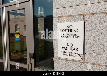 No loitering sign on side of building Stock Photo