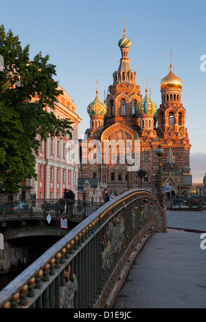 Church on Spilled Blood, UNESCO World Heritage Site, and bridge over the Kanal Griboedova, St. Petersburg, Russia, Europe