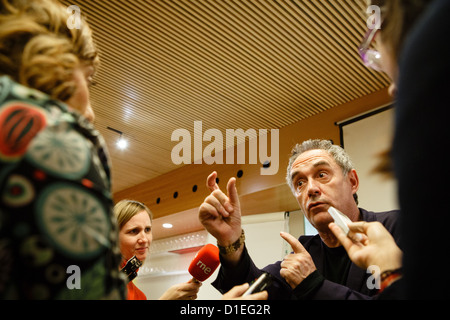 14/12/12 Chef Ferran Adria gives press conference at Tondeluna restaurant, Logroño, La Rioja, Spain. Stock Photo