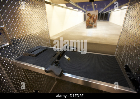 12 gauge assault tactical shotgun at a gun range in las vegas nevada usa Stock Photo