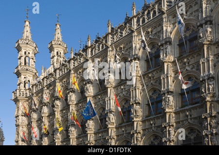 A detail of the stonework carving on the 15th century late Gothic Town Hall, Grote Markt, Leuven, Belgium, Europe Stock Photo