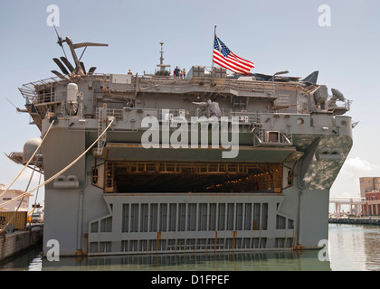 US Navy aircraft carrier USS Bataan on a visit in Palermo, Sicily Stock Photo