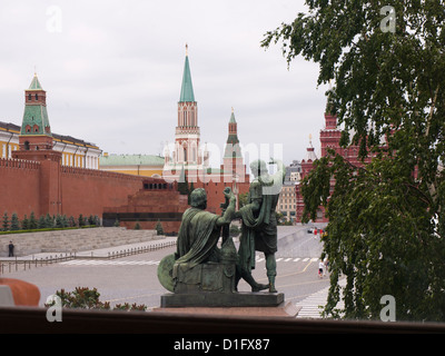 Bronze statue of Kuzma Minin and Dmitry Pozharsky overlooking he Red square in Moscow Russia Stock Photo