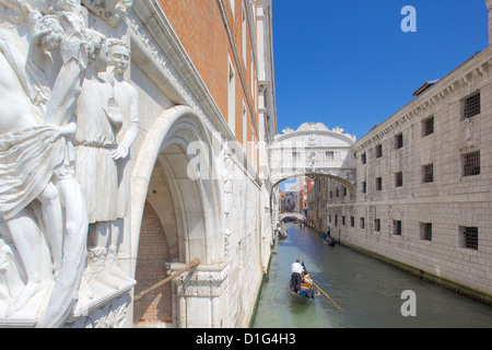 Doge's Palace, Bridge of Sighs and gondola, Piazza San Marco, Venice, UNESCO World Heritage Site, Veneto, Italy, Europe