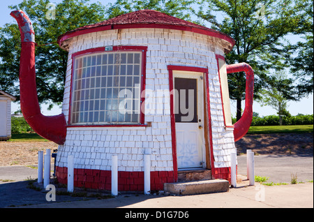 Zillah teapot gas station in Washington state. Stock Photo