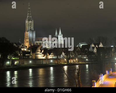 The world's tallest spire of the Ulm Minster towers above the city in Ulm, Germany, 18 December 2012. Ulm Minster is a permanent building site which has to be constantly sanified. Photo: Stefan Puchner Stock Photo