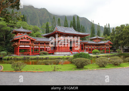 Valley of the Temples, Japanese Buddhist Byodo-in Temple located in the Mountains of Oahu in Hawaii Stock Photo