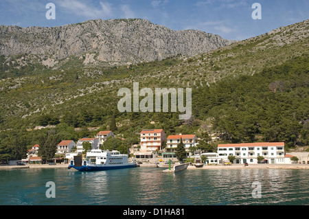 Elk192-2861 Croatia, Dalmatian Coast, Drvenik, town & ferry to Hvar Island Stock Photo