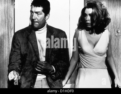 THE SILENCERS (1966) DEAN MARTIN, STELLA STEVENS, PHIL KARLSON (DIR) SILN 001 MOVIESTORE COLLECTION LTD Stock Photo