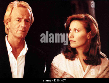 Beinahe Ein Engel  Almost Angel  Paul Hogan, Linda Kozlowski Terry (Paul Hogan) lernt die huebsche Rose (Linda Kozlowski) Stock Photo