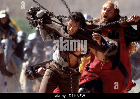 Armee Der Finsternis  Army Darkness  Bruce Campbell, ? Ash (Bruce Campbell) findet sich inmitten kämpfender Ritter wieder. Doch Stock Photo