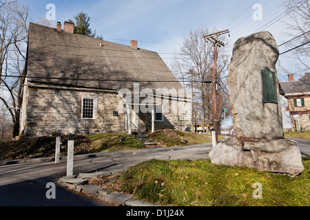 Historic stone home on Huguenot Street, housed settlers from France and Belgium, New Paltz, Ulster County, New York Stock Photo