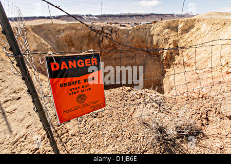 Old abandoned gold mine in former boomtown turned ghost town Goldfield, Nevada, USA Stock Photo