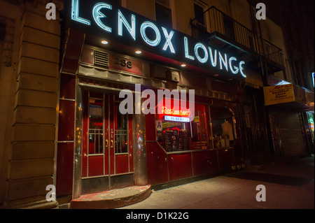 The landmark Lenox Lounge on Lenox Avenue in Harlem in New York Stock Photo