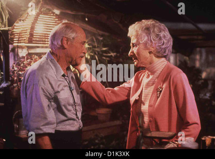 Dad  Dad  Jack Lemmon, Olympia Dukakis Bette (Olympia Dukakis) troestet Jake (Jack Lemmon). *** Local Caption *** 1989 UNIV , Stock Photo