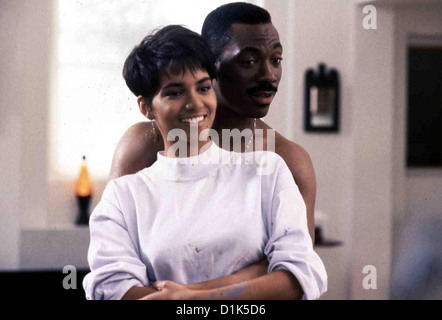 Boomerang  Boomerang  Halle Berry, Eddie Murphy Angela (Halle Berry), eine Kollegin von Marcus (Eddie Murphy) ist die Einzige, Stock Photo