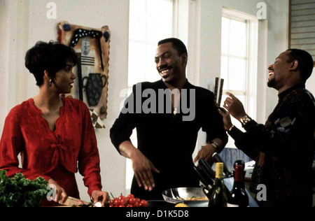 Boomerang  Boomerang  Halle Berry, Eddie Murphy, Martin Lawrence Beim Kochen kommen sich Angela (Halle Berry) und Marcus (Eddie Stock Photo