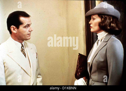 Chinatown  Chinatown  Jack Nicholson, Faye Dunaway Gittes (Jack Nicholson) verliebt sich in seine Klientin Evelyn Mulwray (Faye Stock Photo